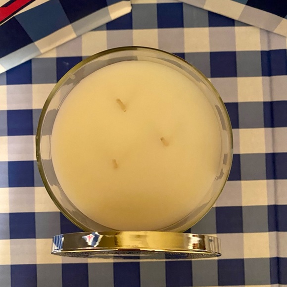 Hot Cocoa and Cream Bath & Body Works NEW 3 WICK 14.5 OZ CANDLE hard to find - Picture 4 of 4